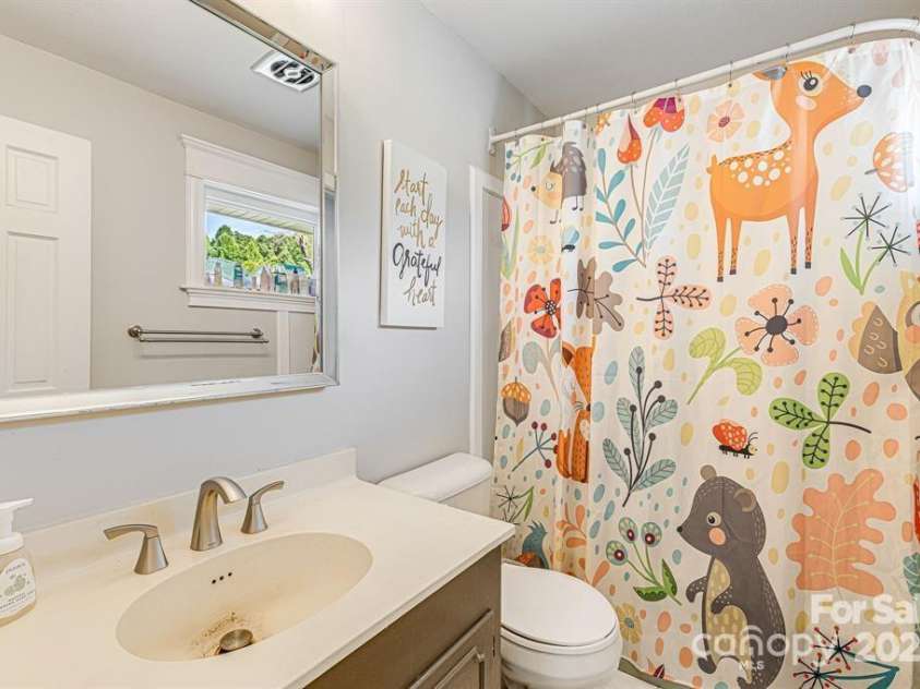 71 Happy Valley Drive, Mills River, NC 28759.  MLS# CAR4254719, YatesRealty ID 16377. 