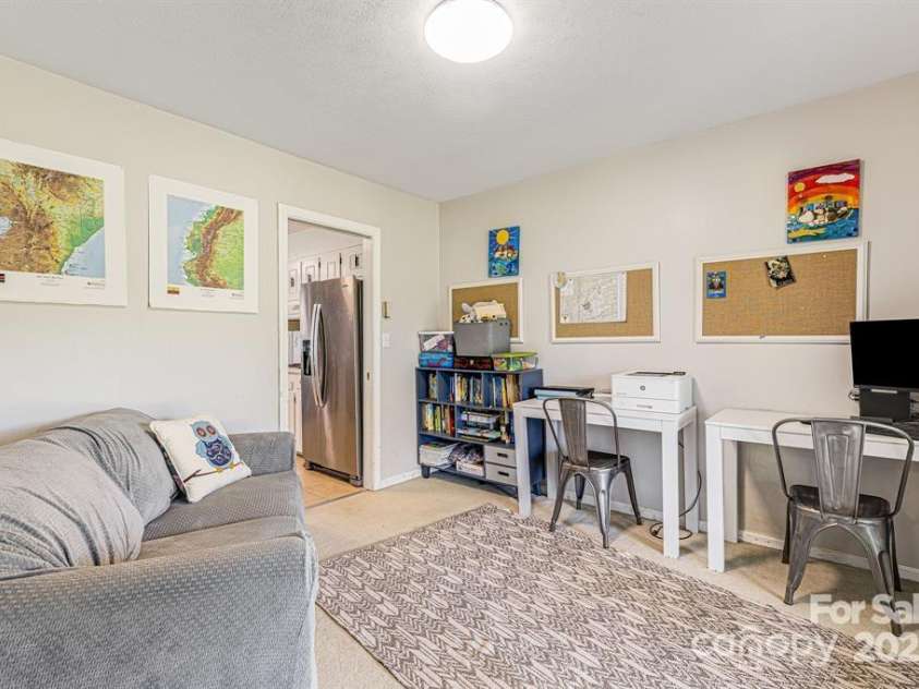 71 Happy Valley Drive, Mills River, NC 28759.  MLS# CAR4254719, YatesRealty ID 16377. 