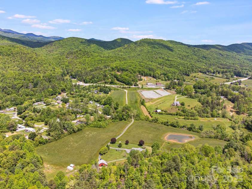 71 Happy Valley Drive, Mills River, NC 28759.  MLS# CAR4254719, YatesRealty ID 16377. 