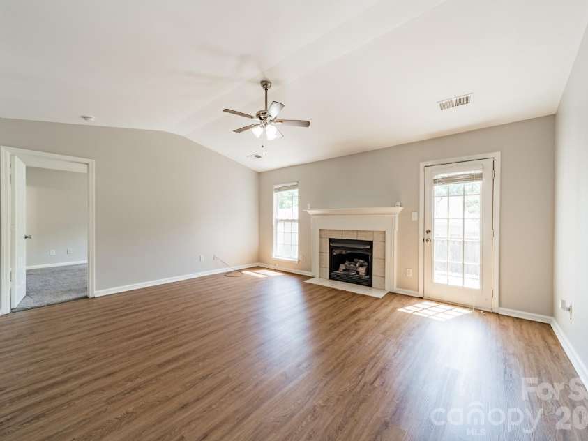 134 Chere Helen Drive, Mooresville, NC 28115.  MLS# CAR4373841, YatesRealty ID 16378. 