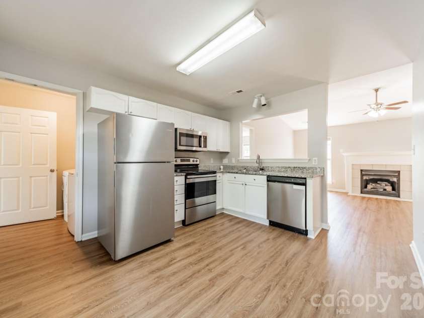 134 Chere Helen Drive, Mooresville, NC 28115.  MLS# CAR4373841, YatesRealty ID 16378. 