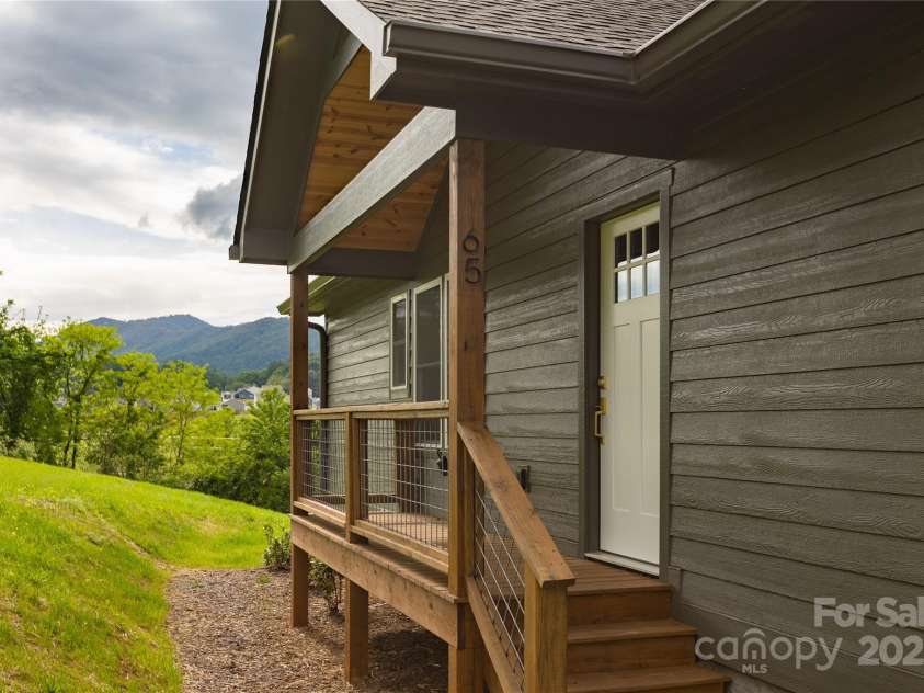 65 Lennon Leigh Lane, Waynesville, NC 28786.  MLS# CAR4259395, YatesRealty ID 16378. 