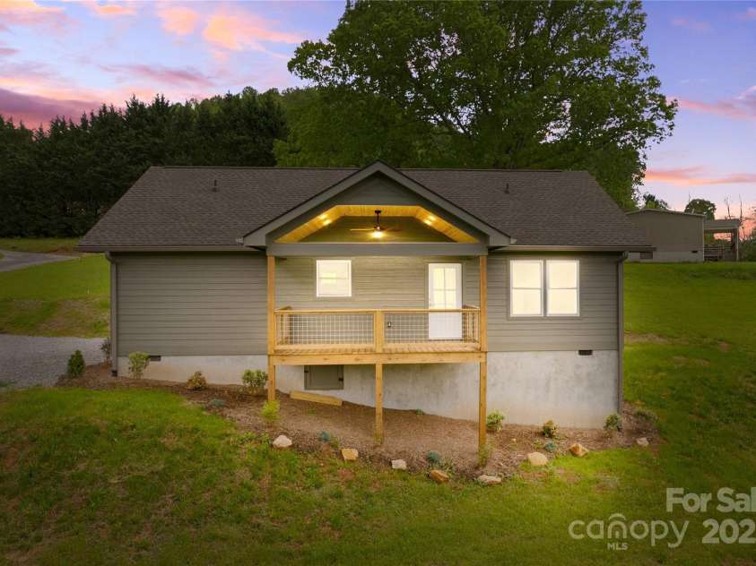65 Lennon Leigh Lane, Waynesville, NC 28786.  MLS# CAR4259395, YatesRealty ID 16378. 