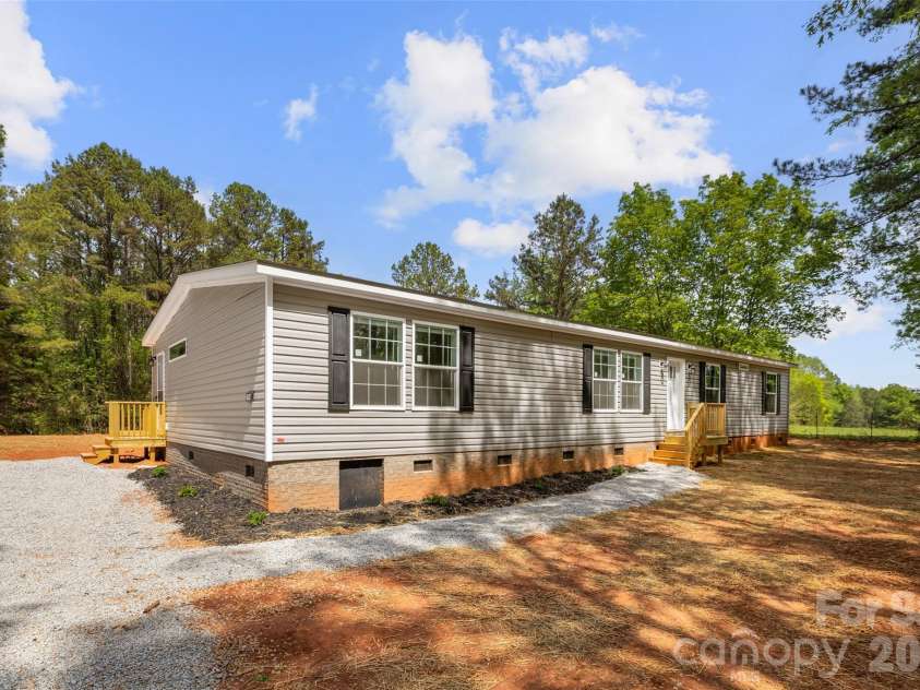 1704 Logan Terry Road, Lancaster, SC 29720.  MLS# CAR4366464, YatesRealty ID 16379. 