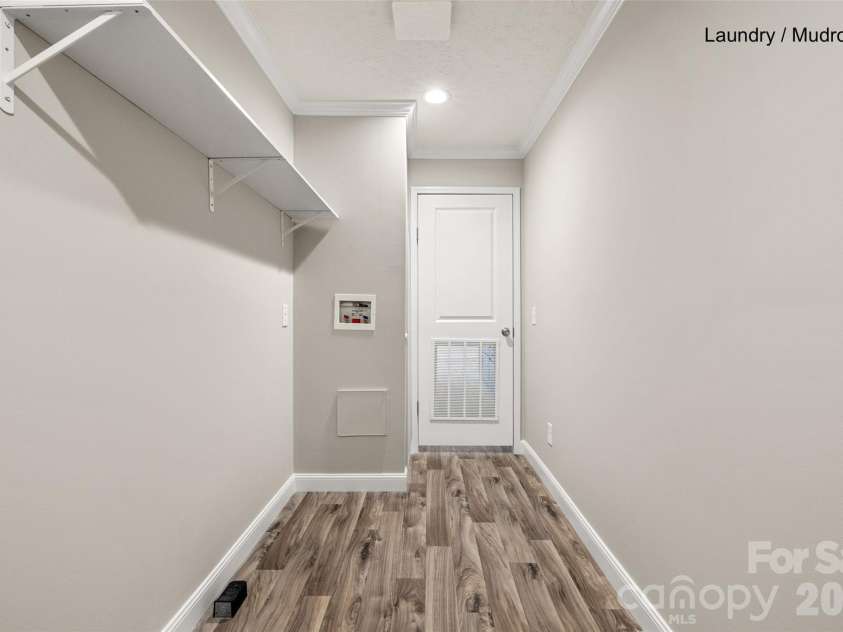 1704 Logan Terry Road, Lancaster, SC 29720.  MLS# CAR4366464, YatesRealty ID 16379. Laundry