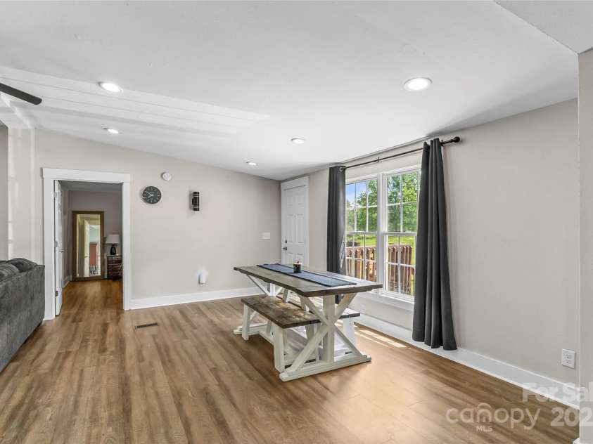 1730 Woodbend Lane, Conover, NC 28613.  MLS# CAR4263635, YatesRealty ID 16379. 