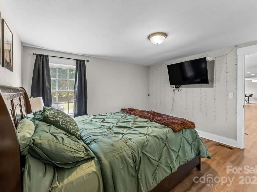 1730 Woodbend Lane, Conover, NC 28613.  MLS# CAR4263635, YatesRealty ID 16379. 