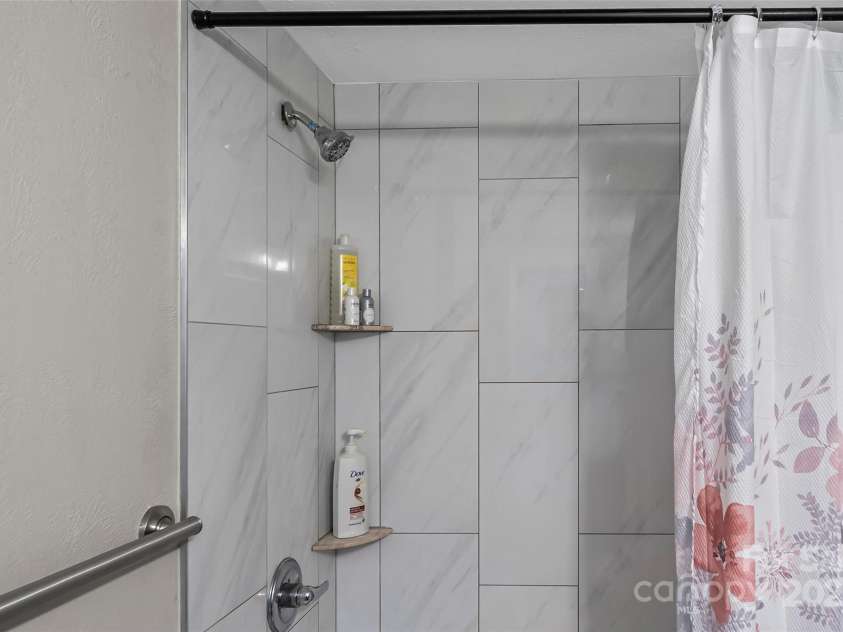 1730 Woodbend Lane, Conover, NC 28613.  MLS# CAR4263635, YatesRealty ID 16379. 