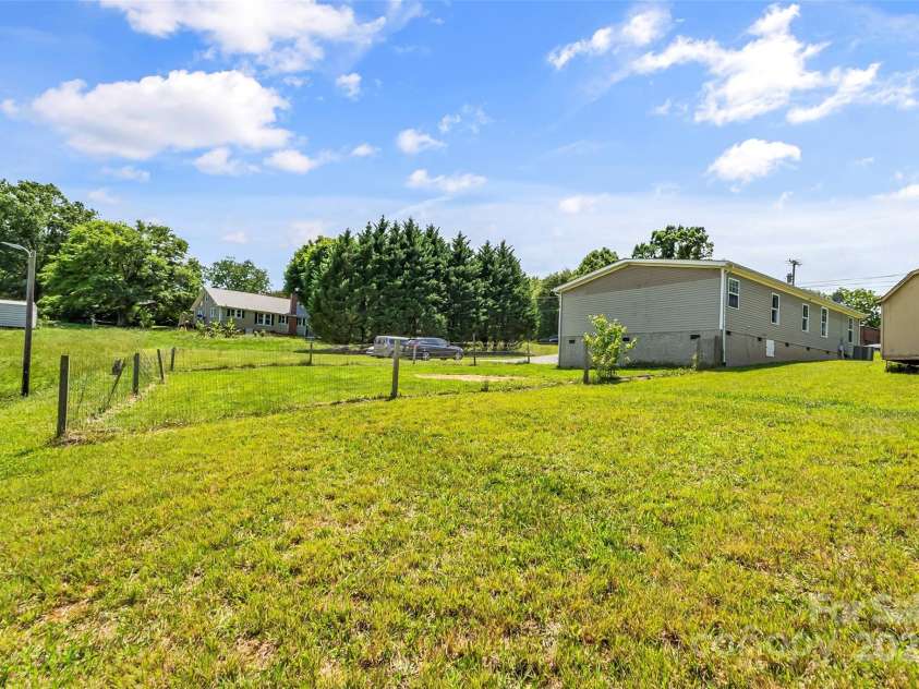 1730 Woodbend Lane, Conover, NC 28613.  MLS# CAR4263635, YatesRealty ID 16379. 