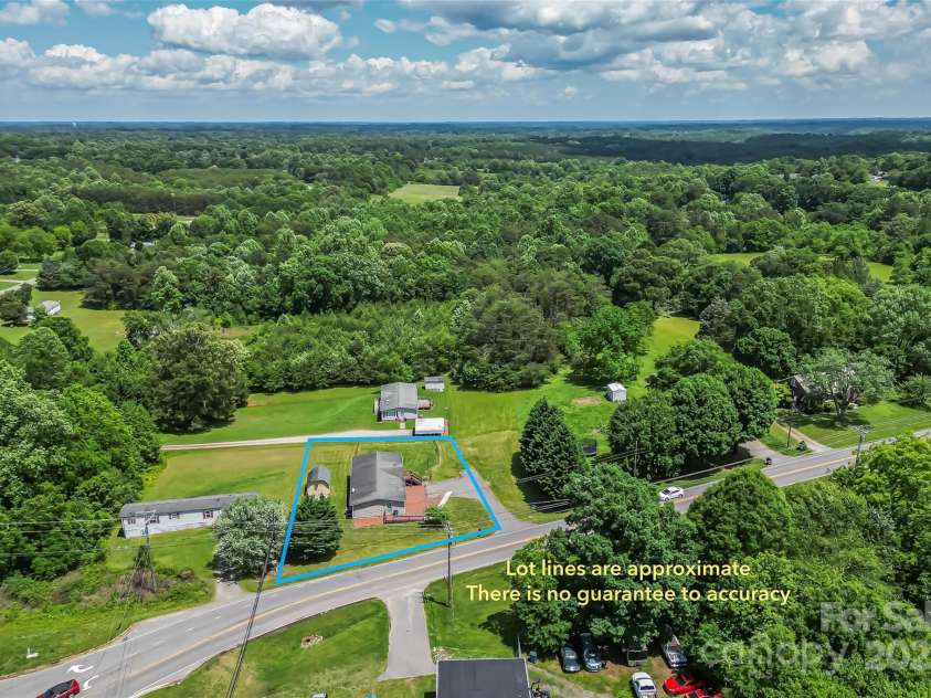 1730 Woodbend Lane, Conover, NC 28613.  MLS# CAR4263635, YatesRealty ID 16379. 