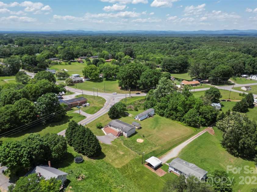 1730 Woodbend Lane, Conover, NC 28613.  MLS# CAR4263635, YatesRealty ID 16379. 