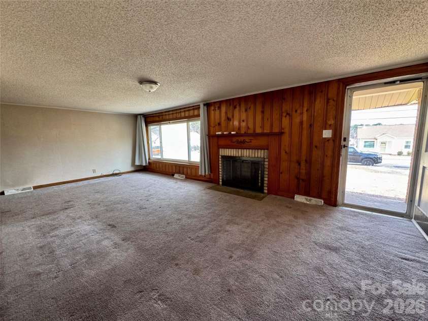 545 Collins Street, Kannapolis, NC 28083.  MLS# CAR4345178, YatesRealty ID 1638. 