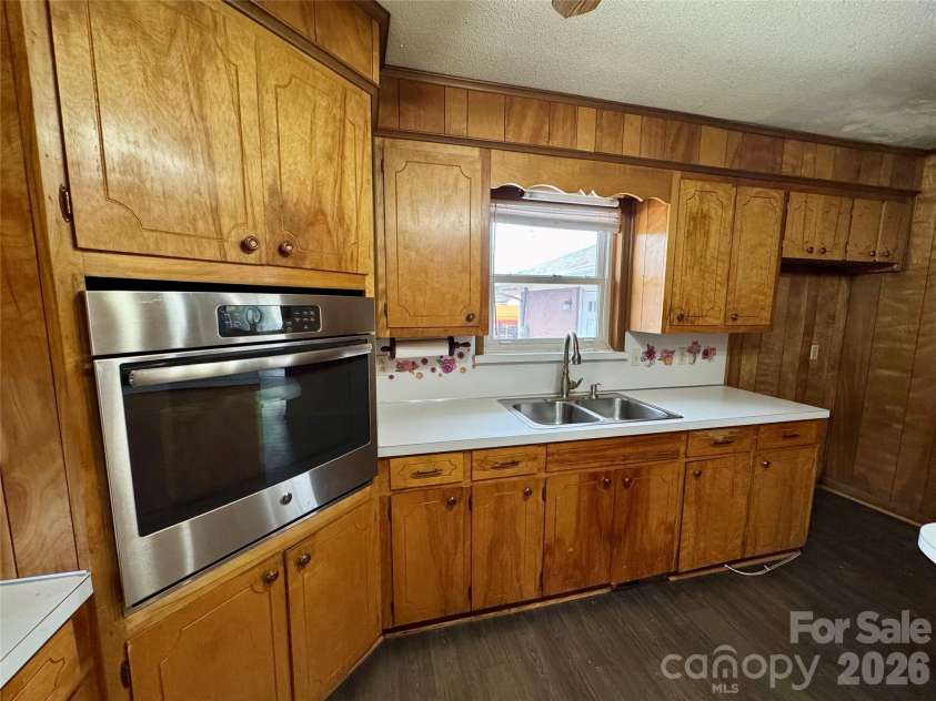 545 Collins Street, Kannapolis, NC 28083.  MLS# CAR4345178, YatesRealty ID 1638. 