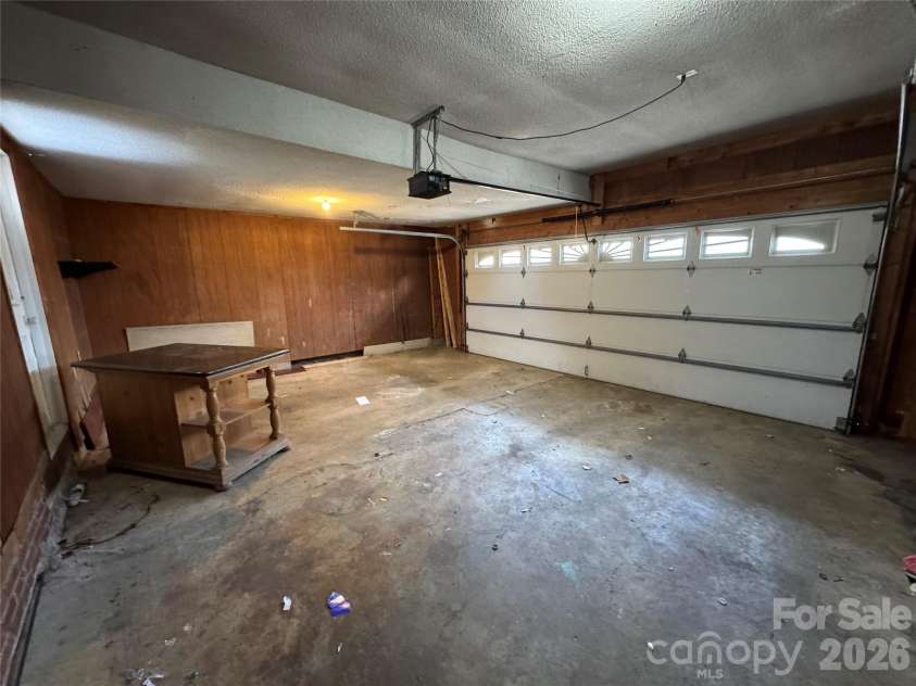 545 Collins Street, Kannapolis, NC 28083.  MLS# CAR4345178, YatesRealty ID 1638. 