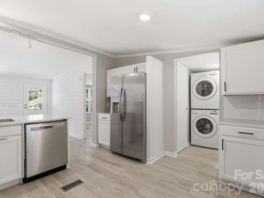 136 Woodridge Lane, Mooresville, NC 28115.  MLS# CAR4373482, YatesRealty ID 16380. 