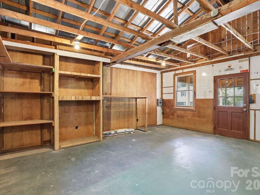 136 Woodridge Lane, Mooresville, NC 28115.  MLS# CAR4373482, YatesRealty ID 16380. 