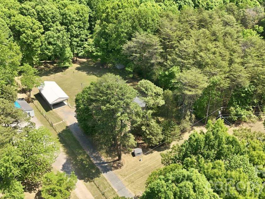 136 Woodridge Lane, Mooresville, NC 28115.  MLS# CAR4373482, YatesRealty ID 16380. 