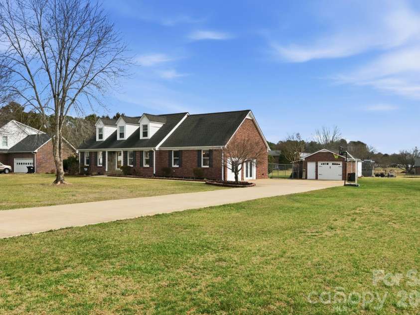 310 Palmer Circle, Rockwell, NC 28138.  MLS# CAR4347711, YatesRealty ID 16381. 