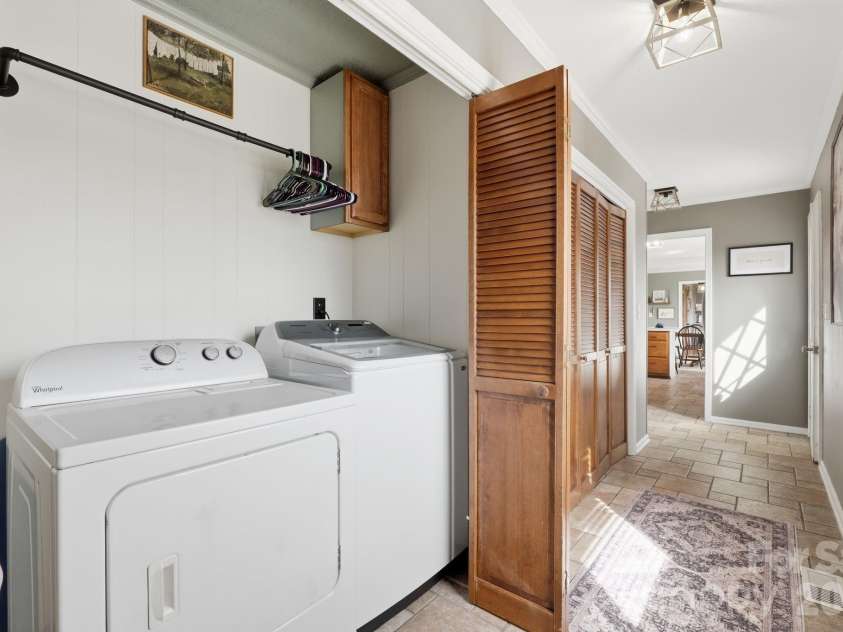 310 Palmer Circle, Rockwell, NC 28138.  MLS# CAR4347711, YatesRealty ID 16381. LAUNDRY CLOSET