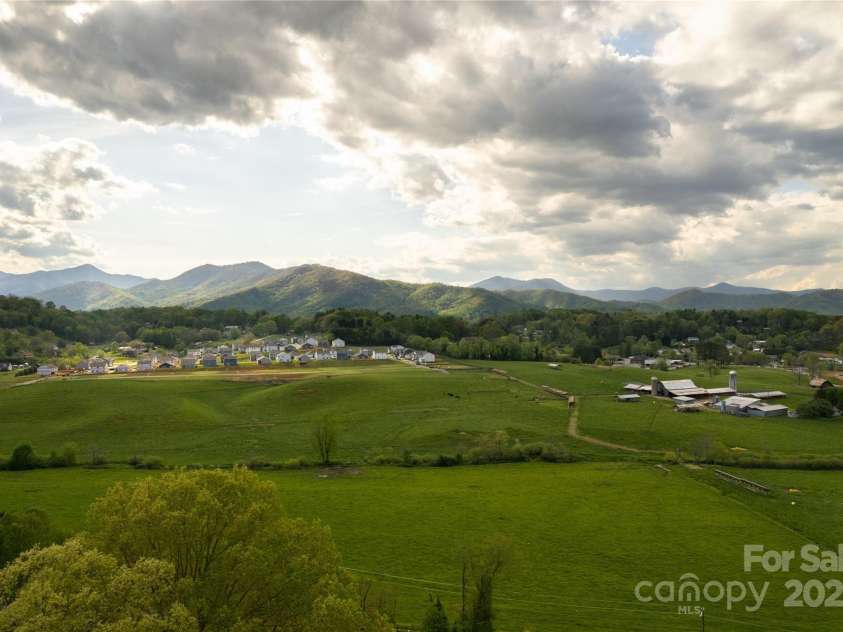 70 Lennon Leigh Lane, Waynesville, NC 28786.  MLS# CAR4259382, YatesRealty ID 16381. 