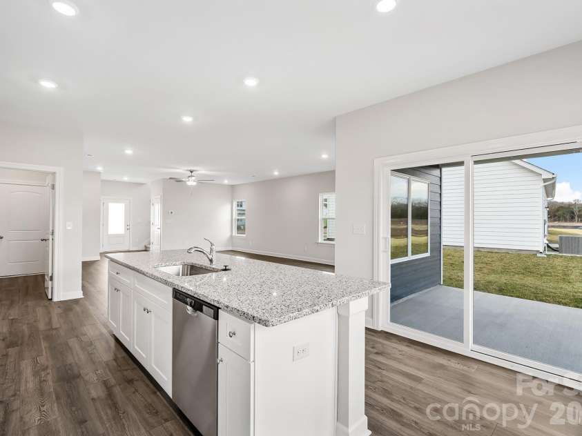 6740 Fairford Drive, Charlotte, NC 28215.  MLS# CAR4350072, YatesRealty ID 16382. 