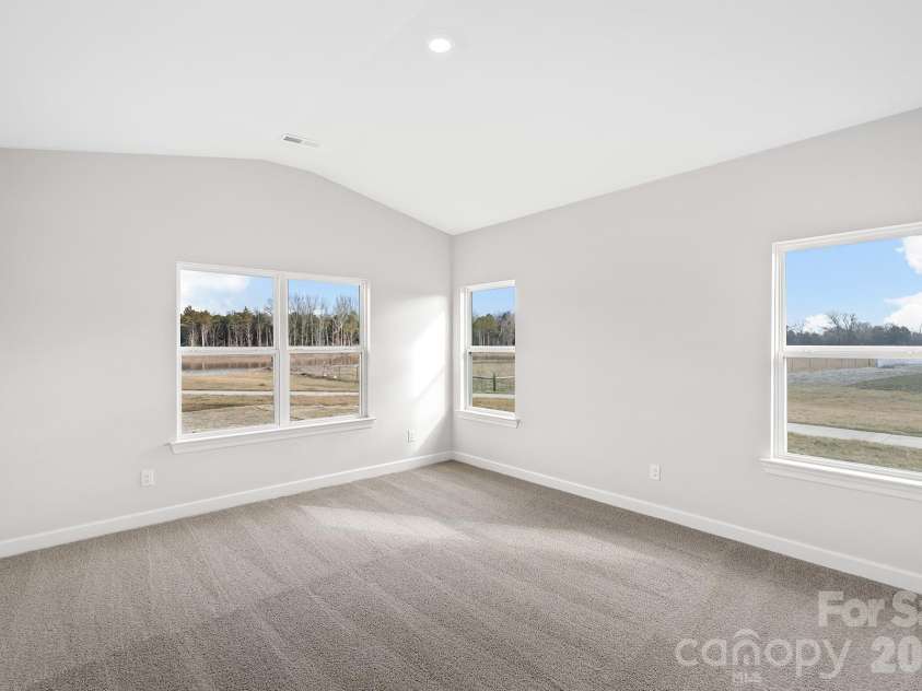 6740 Fairford Drive, Charlotte, NC 28215.  MLS# CAR4350072, YatesRealty ID 16382. 