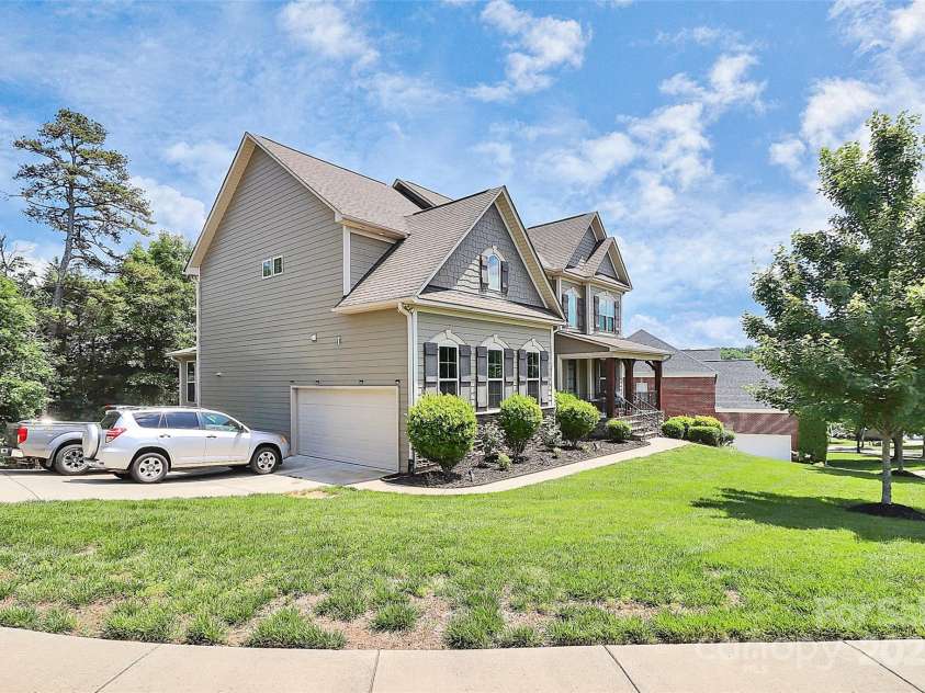 9011 Kensington Forest Drive, Harrisburg, NC 28075.  MLS# CAR4264931, YatesRealty ID 16382. 