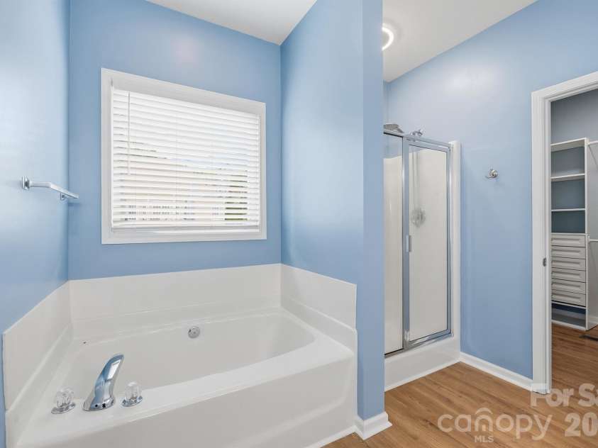 12500 Willow Grove Way, Huntersville, NC 28078.  MLS# CAR4371049, YatesRealty ID 16383. Primary bath 1