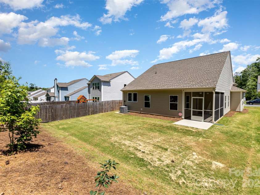 5053 Arbordale Way, Mount Holly, NC 28120.  MLS# CAR4251049, YatesRealty ID 16383. 