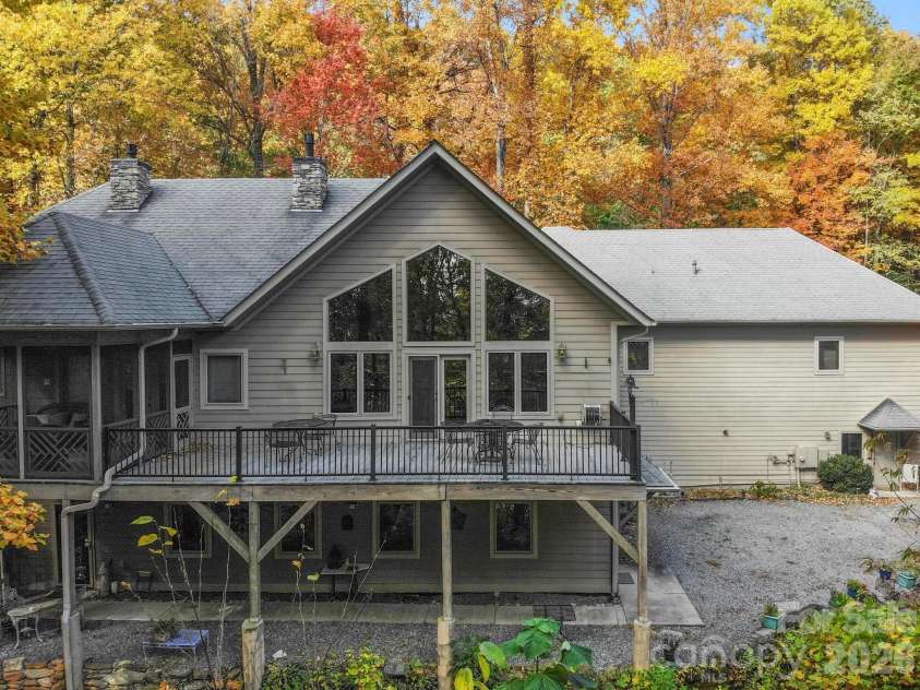 30 Laurel Branch Drive, Black Mountain, NC 28711.  MLS# CAR4356926, YatesRealty ID 16384. 
