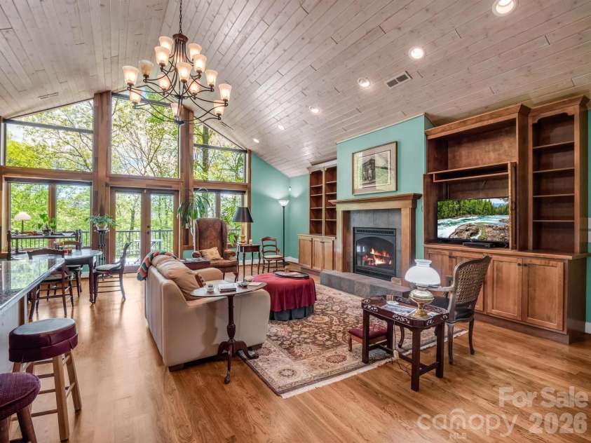 30 Laurel Branch Drive, Black Mountain, NC 28711.  MLS# CAR4356926, YatesRealty ID 16384. 