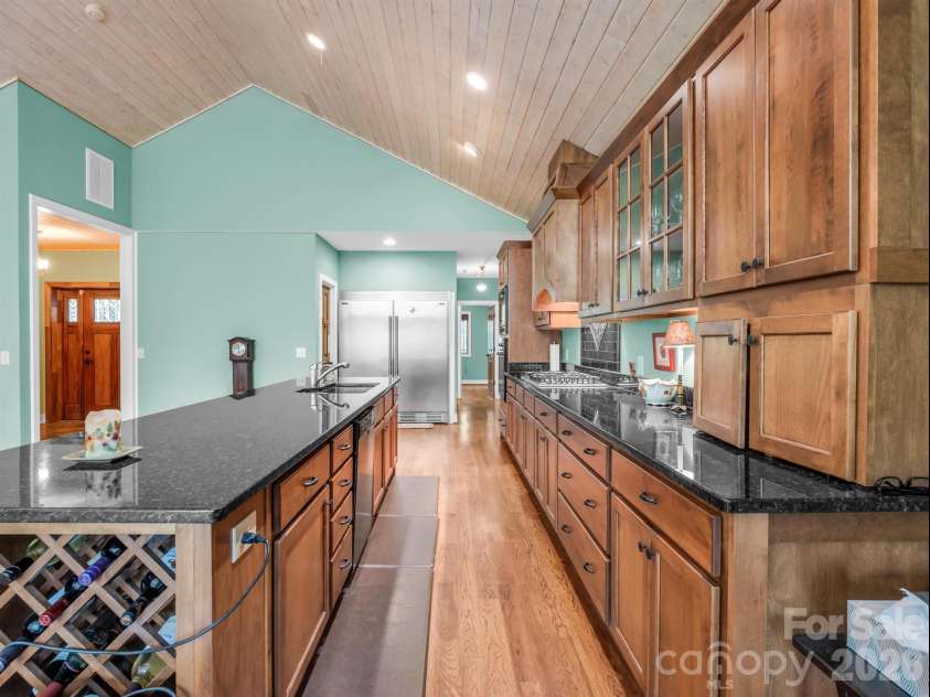 30 Laurel Branch Drive, Black Mountain, NC 28711.  MLS# CAR4356926, YatesRealty ID 16384. 