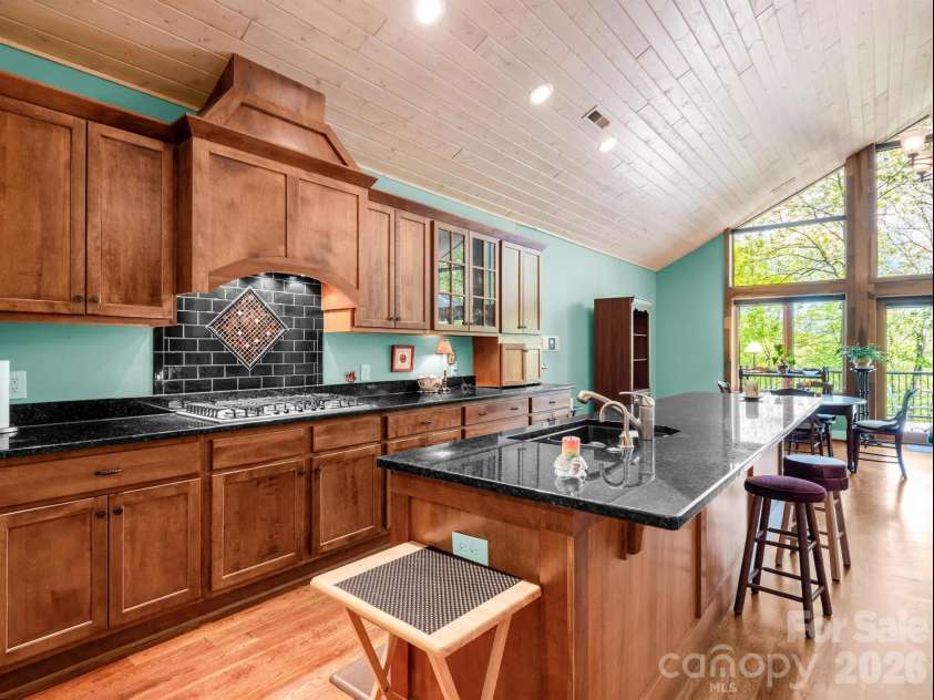 30 Laurel Branch Drive, Black Mountain, NC 28711.  MLS# CAR4356926, YatesRealty ID 16384. 