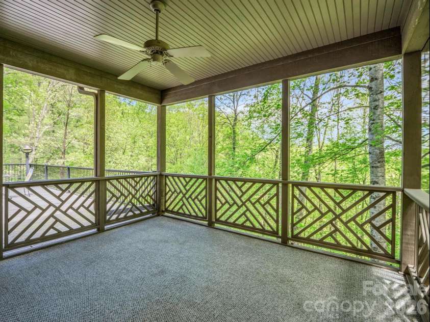 30 Laurel Branch Drive, Black Mountain, NC 28711.  MLS# CAR4356926, YatesRealty ID 16384. 