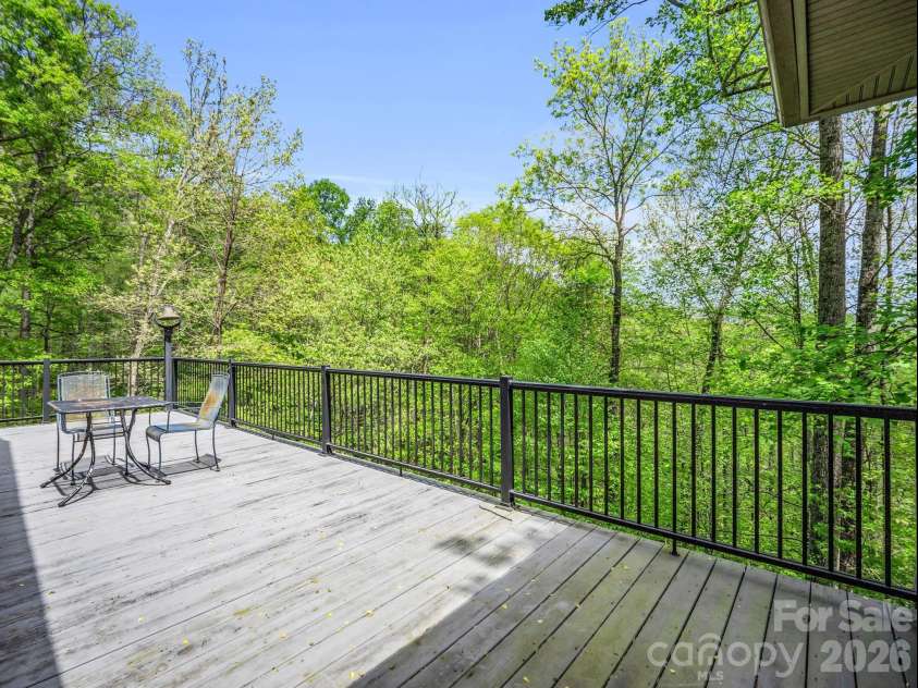 30 Laurel Branch Drive, Black Mountain, NC 28711.  MLS# CAR4356926, YatesRealty ID 16384. 