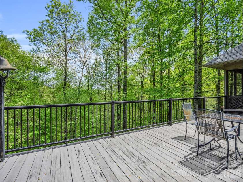 30 Laurel Branch Drive, Black Mountain, NC 28711.  MLS# CAR4356926, YatesRealty ID 16384. 