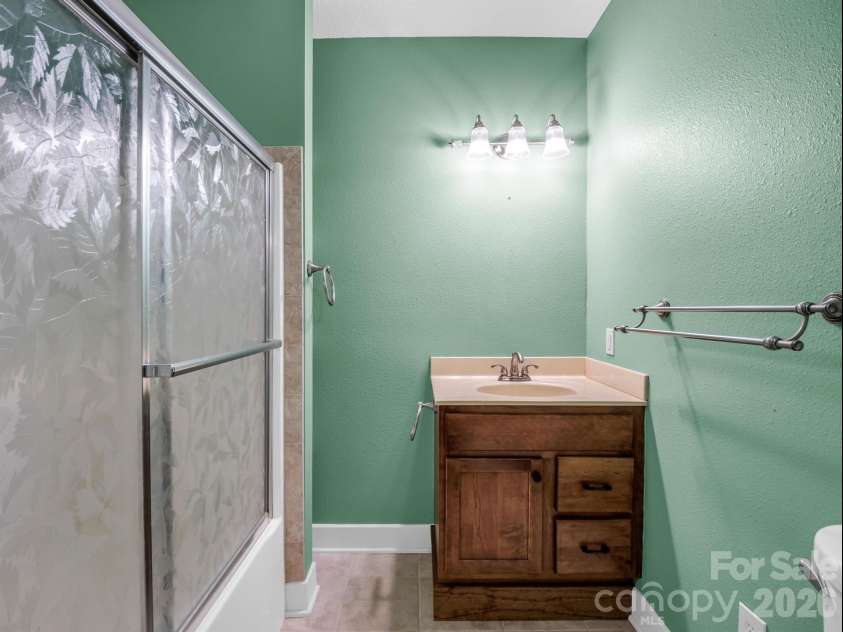 30 Laurel Branch Drive, Black Mountain, NC 28711.  MLS# CAR4356926, YatesRealty ID 16384. 