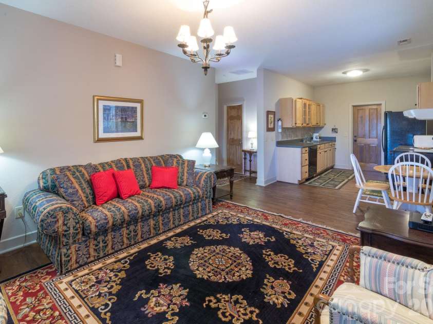 30 Laurel Branch Drive, Black Mountain, NC 28711.  MLS# CAR4356926, YatesRealty ID 16384. 
