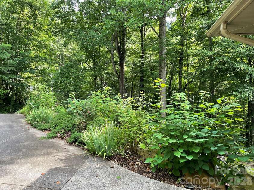30 Laurel Branch Drive, Black Mountain, NC 28711.  MLS# CAR4356926, YatesRealty ID 16384. 