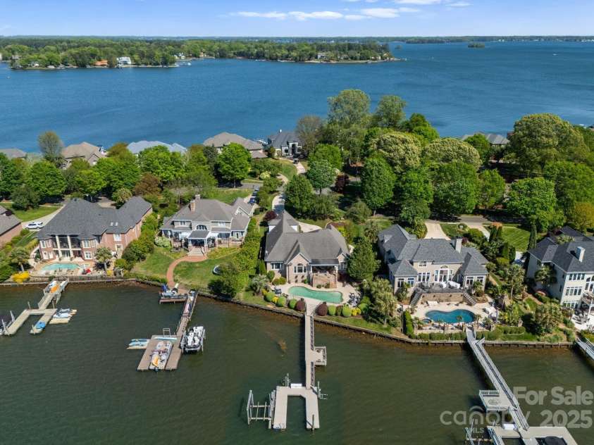 3507 Governors Island Drive, Denver, NC 28037.  MLS# CAR4249171, YatesRealty ID 16386. 