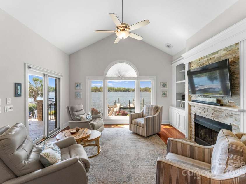 3507 Governors Island Drive, Denver, NC 28037.  MLS# CAR4249171, YatesRealty ID 16386. 