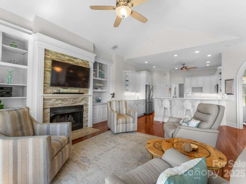 3507 Governors Island Drive, Denver, NC 28037.  MLS# CAR4249171, YatesRealty ID 16386. 