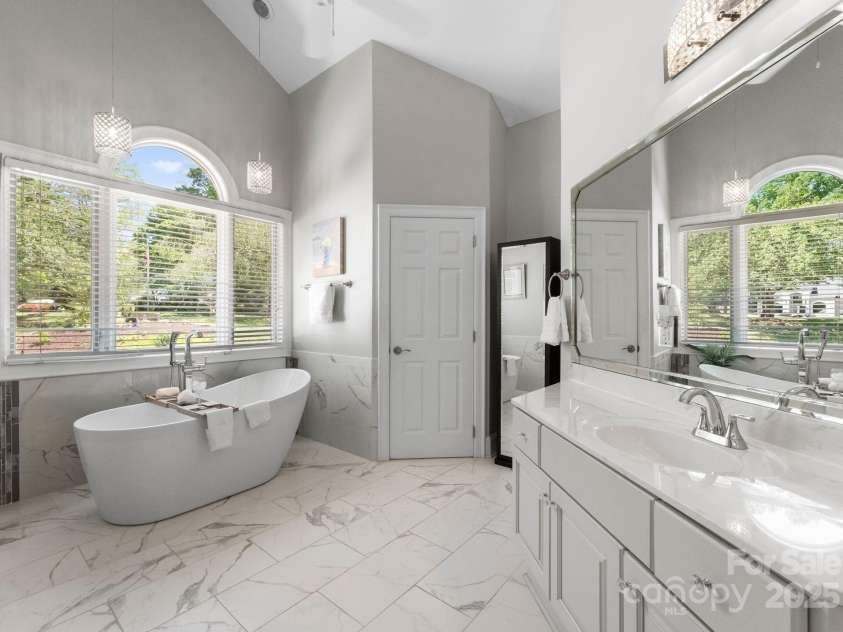 3507 Governors Island Drive, Denver, NC 28037.  MLS# CAR4249171, YatesRealty ID 16386. 