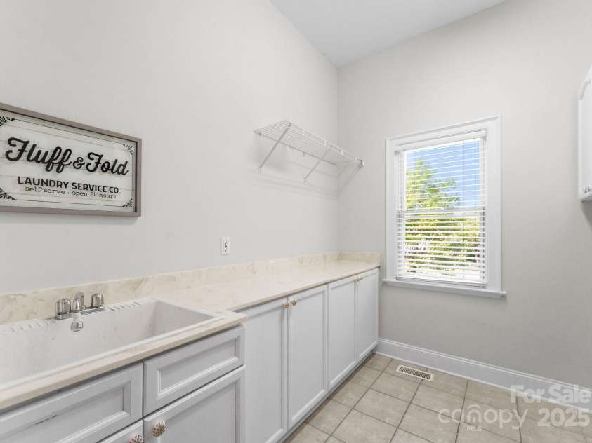 3507 Governors Island Drive, Denver, NC 28037.  MLS# CAR4249171, YatesRealty ID 16386. 