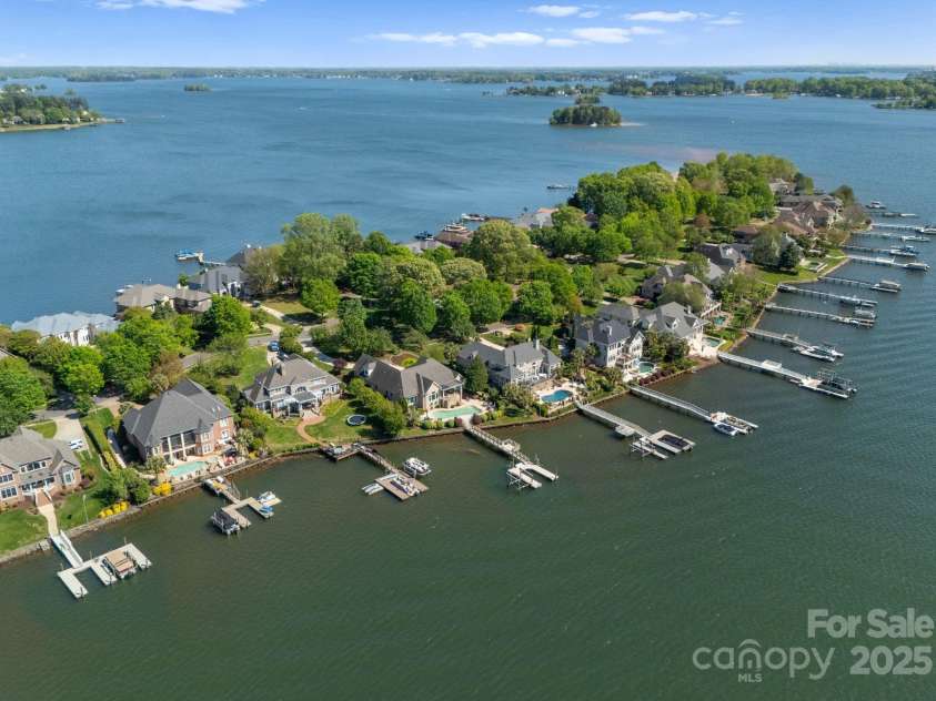 3507 Governors Island Drive, Denver, NC 28037.  MLS# CAR4249171, YatesRealty ID 16386. 