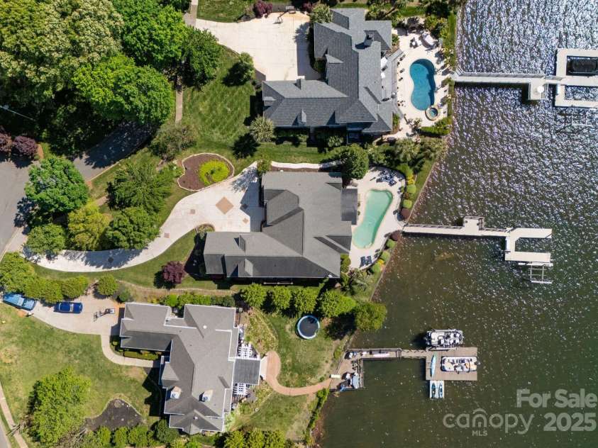 3507 Governors Island Drive, Denver, NC 28037.  MLS# CAR4249171, YatesRealty ID 16386. 