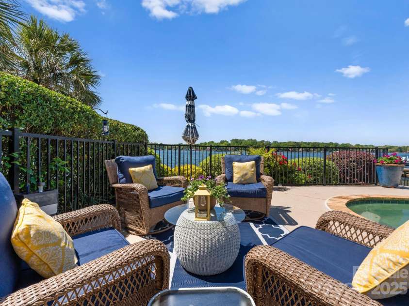 3507 Governors Island Drive, Denver, NC 28037.  MLS# CAR4249171, YatesRealty ID 16386. 