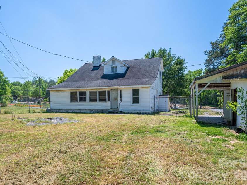 4823 Anthony Road, Kings Mountain, NC 28086.  MLS# CAR4351296, YatesRealty ID 16386. 