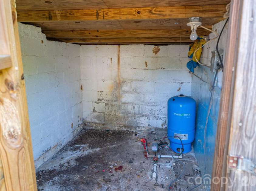 4823 Anthony Road, Kings Mountain, NC 28086.  MLS# CAR4351296, YatesRealty ID 16386. 