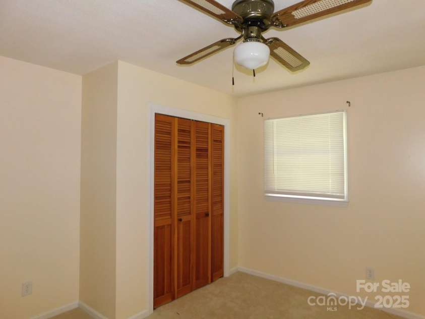 450 Holloway Church Road, Lexington, NC 27292.  MLS# CAR4263033, YatesRealty ID 16387. Bed 2